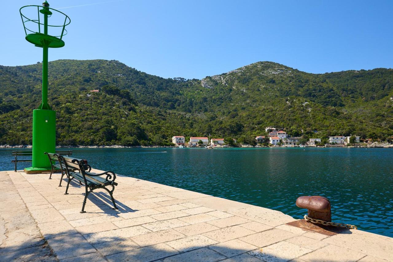 Green Lantern Apartments Okuklje Екстер'єр фото