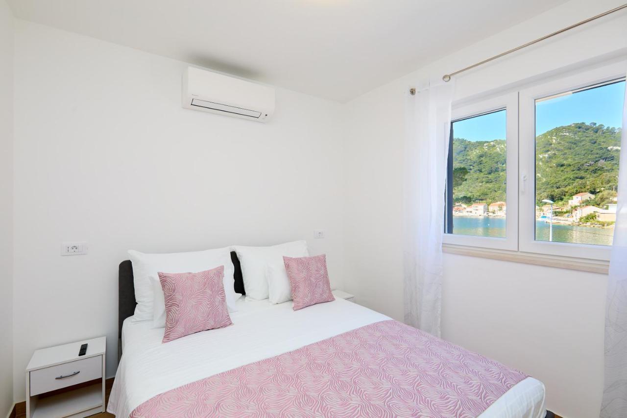 Green Lantern Apartments Okuklje Екстер'єр фото