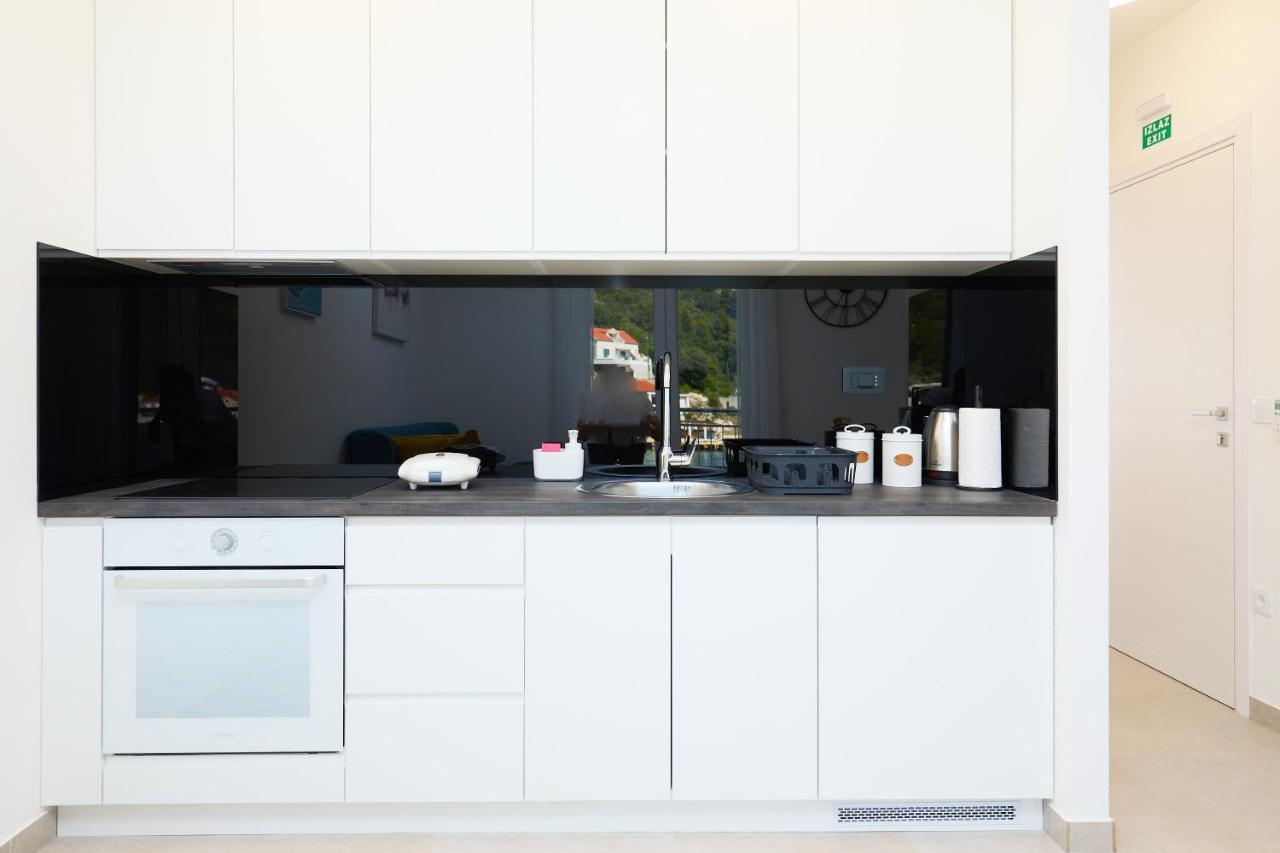 Green Lantern Apartments Okuklje Екстер'єр фото