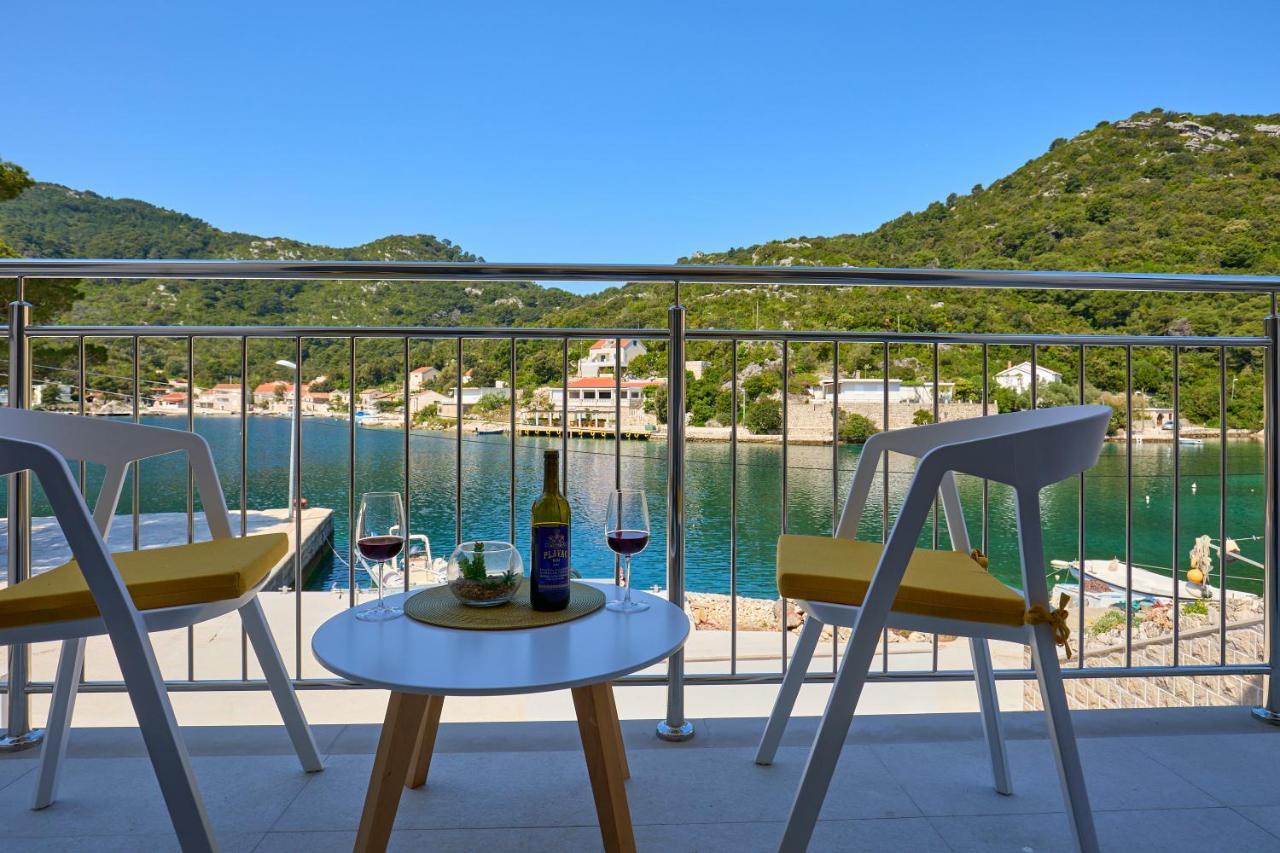 Green Lantern Apartments Okuklje Екстер'єр фото